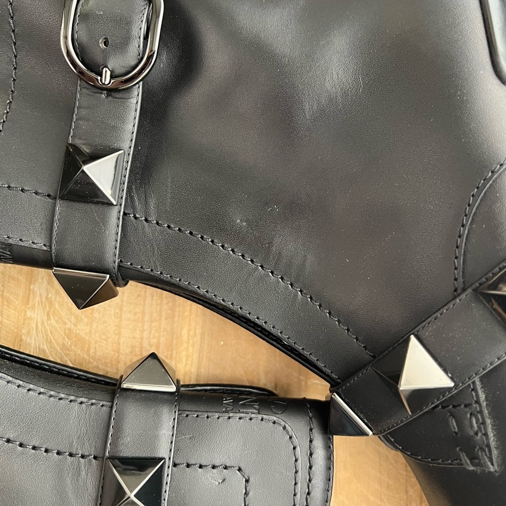 Valentino Roman Stud Calfskin Combat Boot With Tonal Studs In Black Size 37 New - Picture 11 of 15